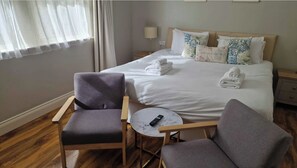 4 bedrooms, free WiFi, bed sheets