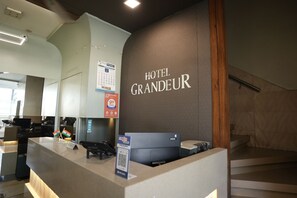 Reception - Hotel Grandeur (Valsad)
