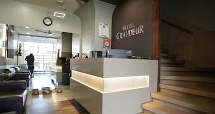 Hotel Grandeur