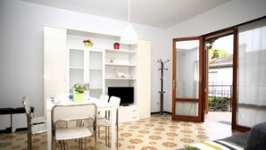 Unclassified image, 4 of 27, button - Idyllic villa with private fenced garden (Lignano Sabbiadoro)