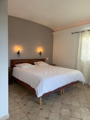 4 Schlafzimmer, Bügeleisen/Bügelbrett, Reisekinderbett, kostenloses WLAN