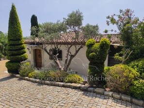 Exterior - Sᴜʙʟɪᴍᴇ ᴠɪʟʟᴀ ᴄʟɪᴍᴀᴛɪsᴇ́ᴇ ᴀᴠᴇᴄ ᴘɪsᴄɪɴᴇ ᴠᴜᴇ sᴜʀ ʟᴀ ᴍᴏɴᴛᴀɢɴᴇ ᴇᴛ ᴍᴇʀ (le plan de la tour)