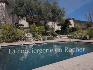 Outdoor pool, a heated pool - Sᴜʙʟɪᴍᴇ ᴠɪʟ ʟᴀ ᴄʟɪᴍᴀᴛɪsᴇ́ᴇ ᴀᴠᴇᴄ ᴘɪsᴄɪɴᴇ ᴠᴜᴇ sᴜʀ ʟᴀ ᴍᴏɴᴛᴀɢɴᴇ ᴇᴛ ᴍᴇʀ (le plan de la tour)