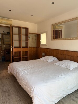 4 Schlafzimmer, Bügeleisen/Bügelbrett, Reisekinderbett, kostenloses WLAN