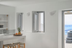 Suite, para fumadores | 3 habitaciones y ropa de cama