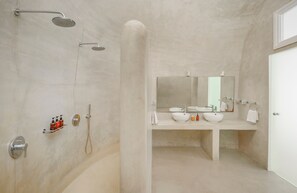 House - Hommage Suites With Caldera View & Hot tub (Santorini)
