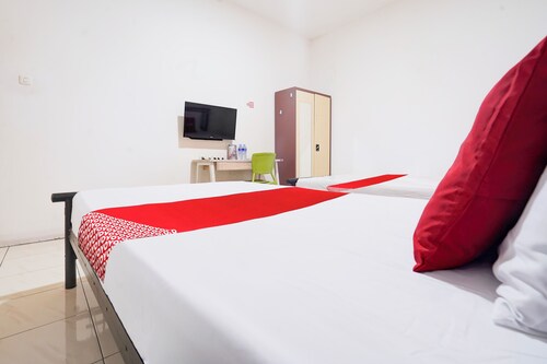 Hotel O Rappocini Near Rsia Paramount