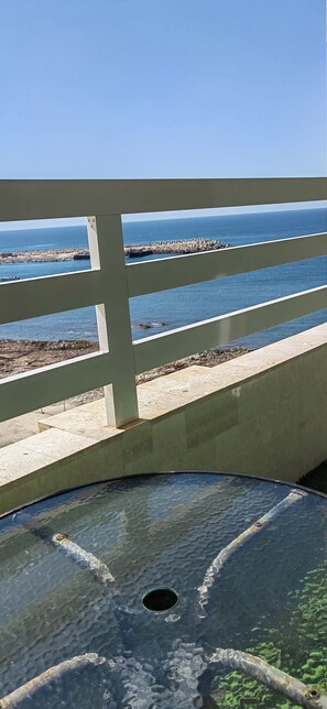 Tina de hidromasaje al aire libre