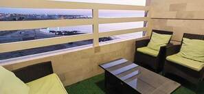 المنطقة المحيطة بالمنشأة