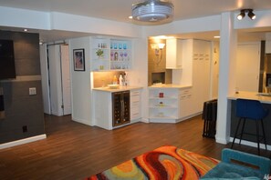 House | 2 bedrooms, Internet - 2BD Ground Floor Condo in Gated Gardens Pool Spa (Palm Springs)