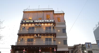 Hotel Vrajraj Palace