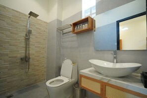 Economy Double Room Single Use | Bathroom | Bathrobes, slippers - Sunsea House Đá Đĩa-Phú Yên (Tuy An)