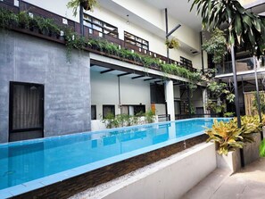 Indoor pool, outdoor pool - The Kool by Sanctuary Residence (Siem Reap)