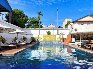 Indoor pool, outdoor pool - The Kool by Sanctuary Residence (Siem Reap)