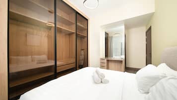 2 bedrooms, iron/ironing board, free WiFi, bed sheets