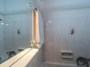 Family Apartment | Bathroom - Aleka's House in Corfu Town (Corfu)