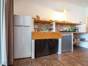 30-cm flat-screen TV with satellite channels - Oasi Da Vinci (Tignale)