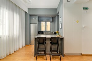 冰箱、微波炉、烤箱、洗碗机