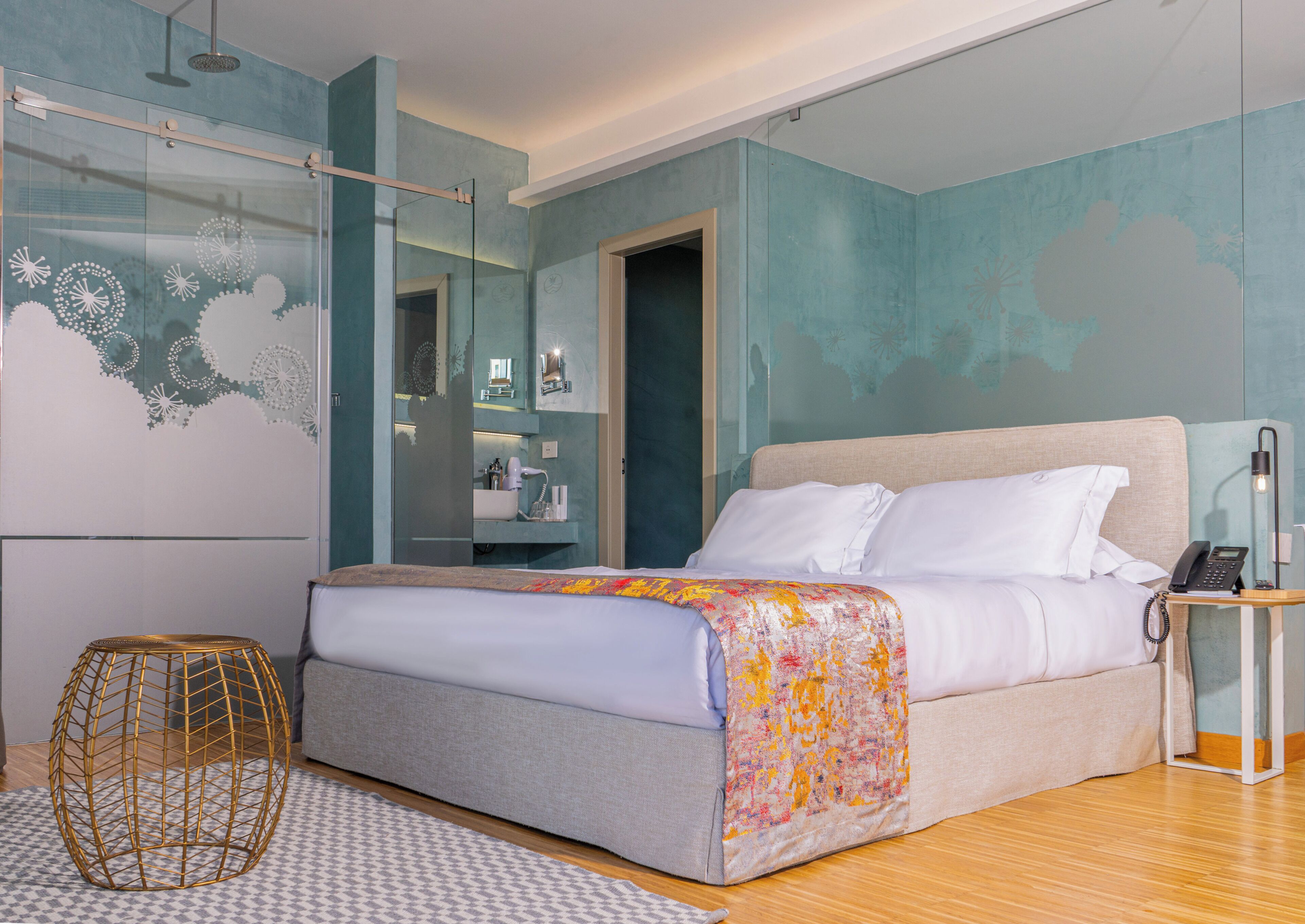 Superior Room, Jetted Tub