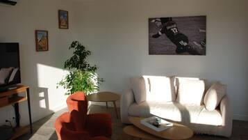 Smart TV, videogames, livros, aparelho de som