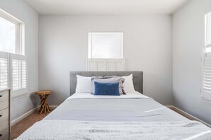 3 habitaciones, escritorio, wifi y ropa de cama 