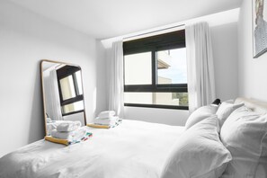 3 室のベッドルーム、セーフティボックス (室内)、アイロン / アイロン台、WiFi (無料)