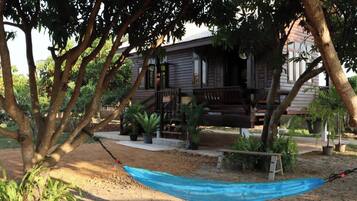 House, Balcony, Garden View | 1 bedroom, in-room safe, soundproofing, free WiFi