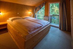 4 slaapkamers, een kluis op de kamer, beddengoed