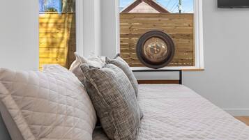 3 bilik tidur, meja, seterika/papan seterika, Wi-fi percuma