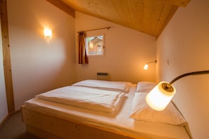 2 bedrooms, in-room safe, WiFi, bed sheets