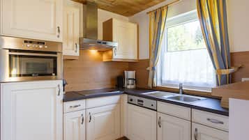 Réfrigérateur, micro-ondes, lave-vaisselle, cafetiÚre/bouilloire