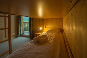 2 slaapkamers, een kluis op de kamer, gratis wifi, beddengoed