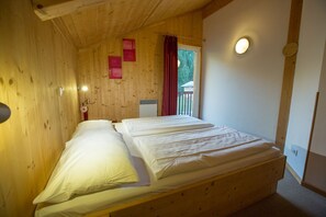 2 Schlafzimmer, Zimmersafe, kostenloses WLAN, Bettwäsche