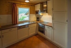 Refrigerador, microondas, horno, lavavajillas