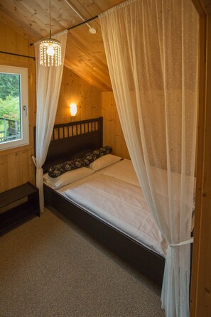 3 bedrooms, in-room safe, free WiFi, bed sheets - Chalet # 74 with 4 BR for 9 to 11 people (Annaberg)