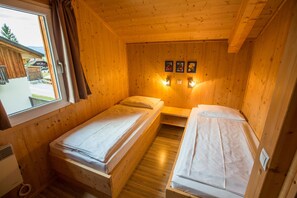 3 camere, una cassaforte in camera, Wi-Fi gratuito, lenzuola