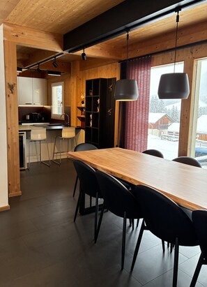 تناول الطعام