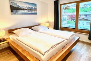 2 bedrooms, iron/ironing board, travel crib, free WiFi