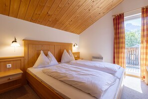 3 slaapkamers, een kluis op de kamer, gratis wifi, beddengoed
