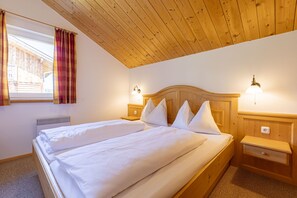 3 chambres, coffres-forts dans les chambres, Wi-Fi gratuit