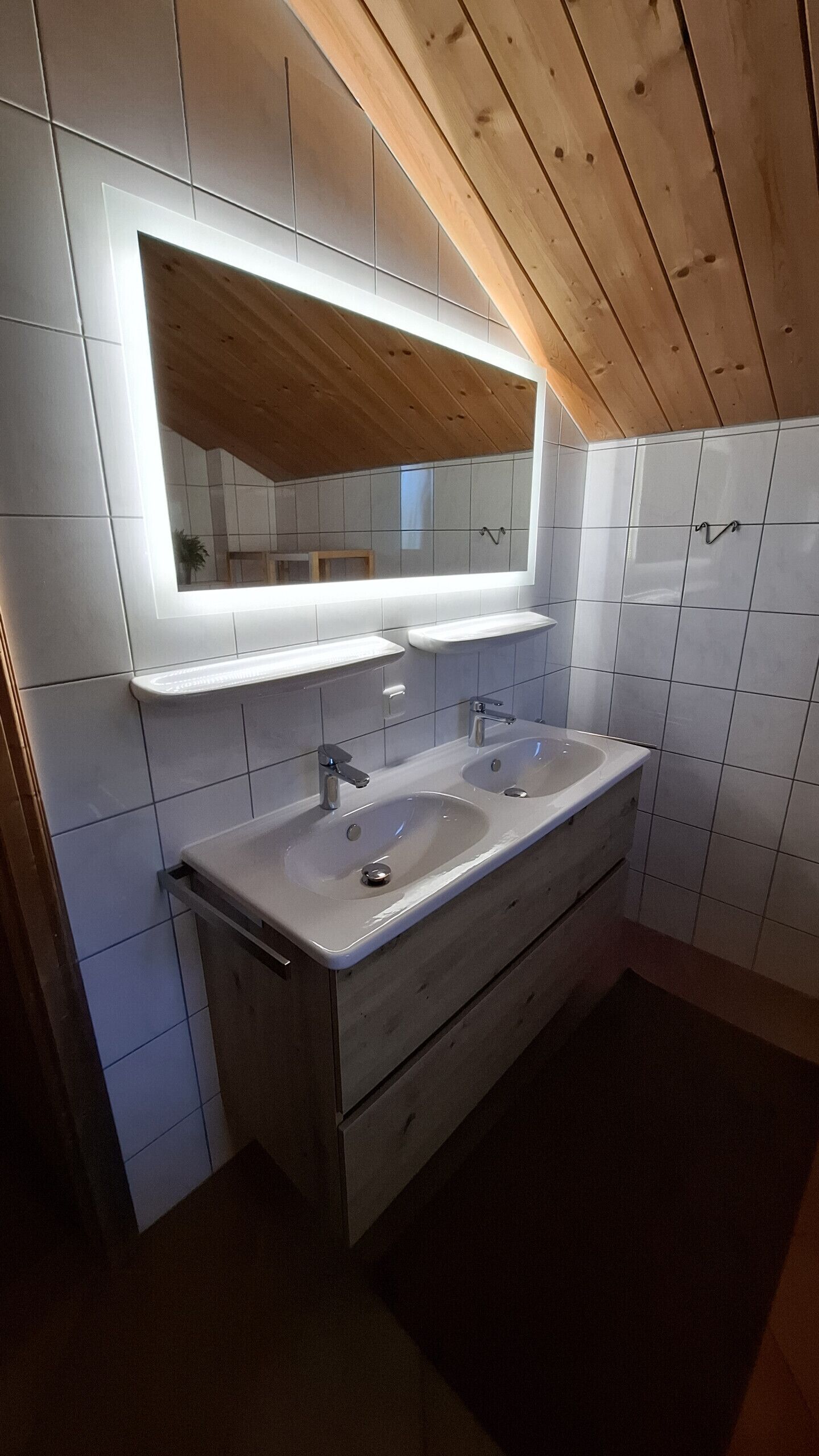 Douche, serviettes fournies