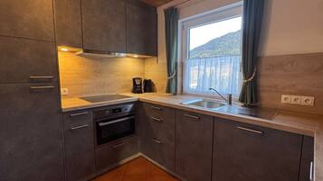 Kühlschrank, Mikrowelle, Geschirrspüler