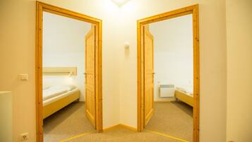 3 bedrooms, in-room safe, bed sheets
