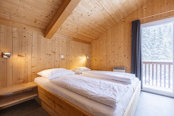 3 slaapkamers, een kluis op de kamer, gratis wifi, beddengoed