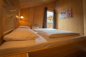 3 bedrooms, free WiFi, bed sheets