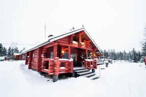 4 ppl. Log Cabin with shower - Mökit & Camping Peurasuvanto (Sodankyla)