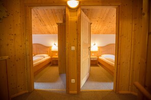 3 soverom, safe på rommet, wi-fi (inkludert) og sengetøy