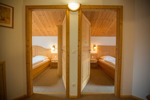 3 chambres, coffres-forts dans les chambres, Wi-Fi gratuit