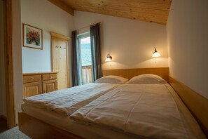 2 bedrooms, in-room safe, free WiFi, bed sheets