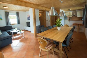 Dining - Chalet # 53 with 3 BR for 6 to 8 people (Annaberg)